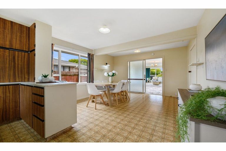 Photo of property in 8 Blossomdale Place, Bishopdale, Christchurch, 8053