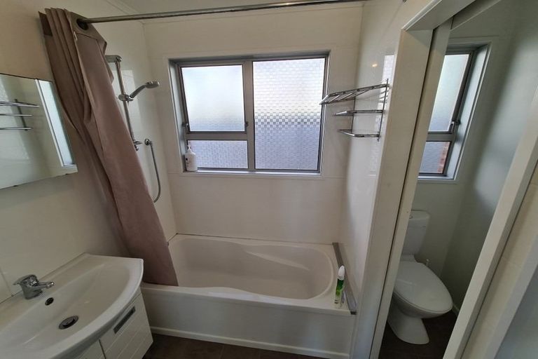 Photo of property in 2/31 Findlay Street, Moturoa, New Plymouth, 4310