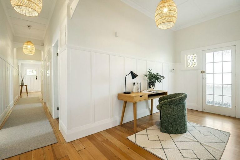 Photo of property in 7a North Avenue, Narrow Neck, Auckland, 0624