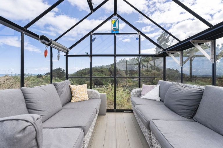 Photo of property in 8 Signal Street, Foxton Beach, Foxton, 4815