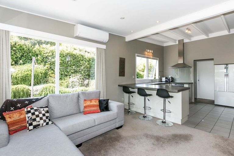 Photo of property in 37 Muritai Crescent, Havelock North, 4130