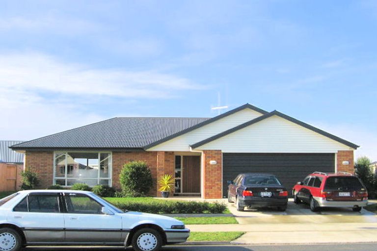 Photo of property in 22 Coleraine Drive, Rototuna, Hamilton, 3210