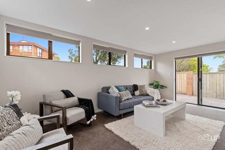 Photo of property in 168 Luckens Road, West Harbour, Auckland, 0618