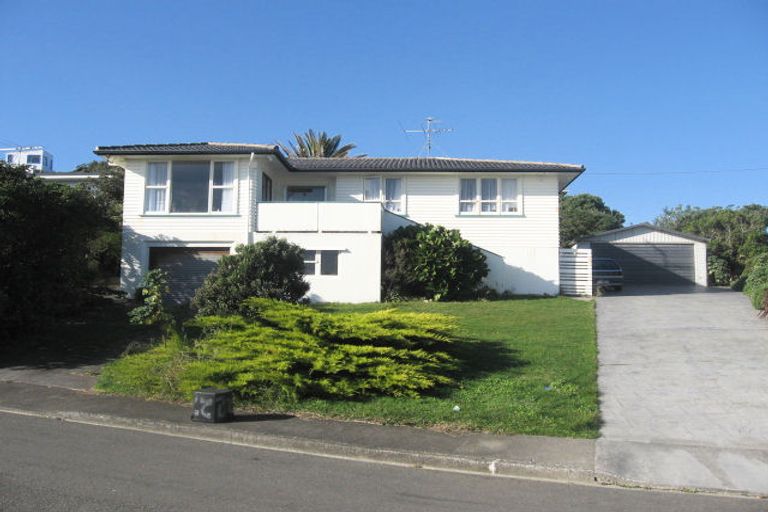 Photo of property in 22 Lambley Road, Titahi Bay, Porirua, 5022