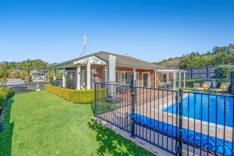 Photo of property in 14 Astor Place, Orewa, 0931