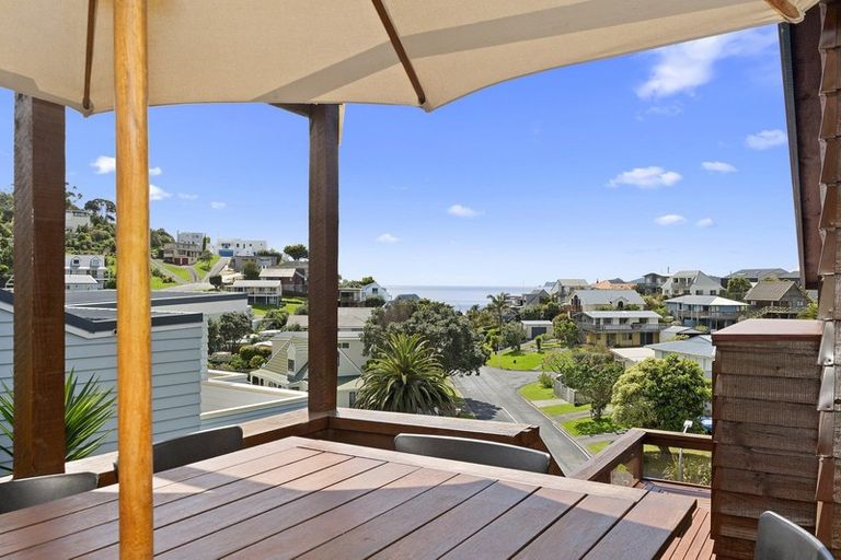 Photo of property in 25 Tapeka Road, Russell, 0202