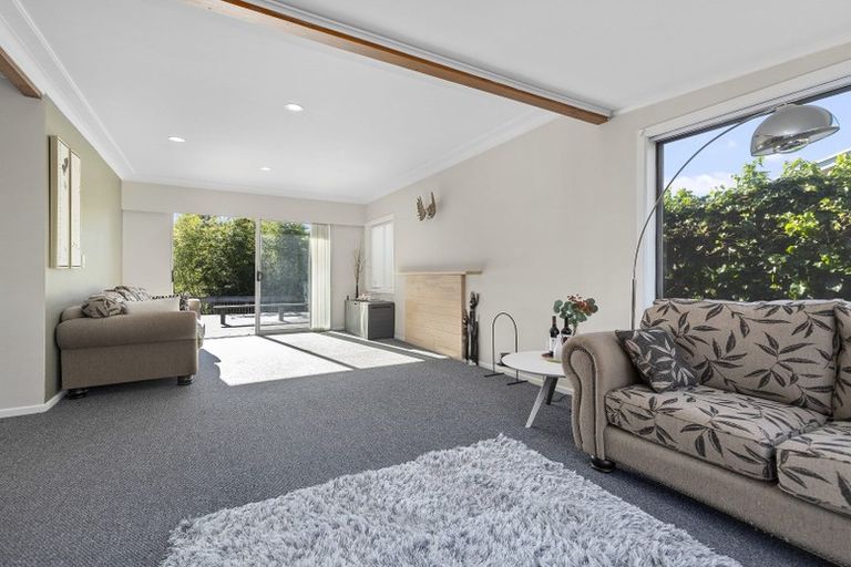 Photo of property in 10 Lynwood Place, Chedworth, Hamilton, 3210