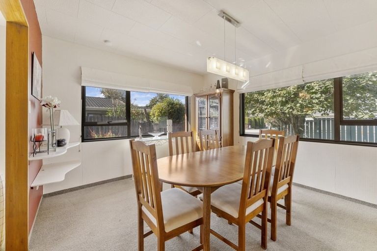 Photo of property in 38 Walton Avenue, Waikanae, 5036