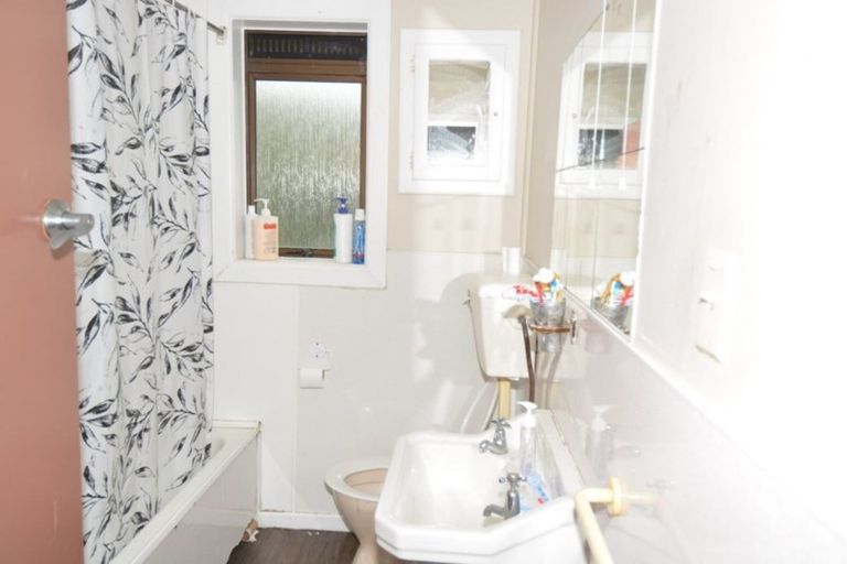 Photo of property in 16 Stirrat Street, Kingswell, Invercargill, 9812