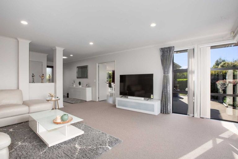 Photo of property in 9 Angus Way, Nikau Valley, Paraparaumu, 5032