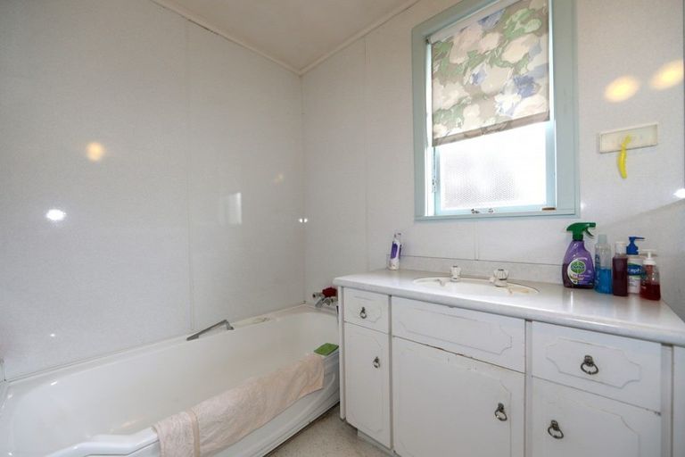 Photo of property in 16 Keats Avenue, Onekawa, Napier, 4110