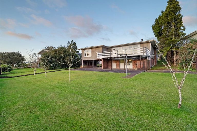 Photo of property in 20 Renata Crescent, Te Atatu Peninsula, Auckland, 0610