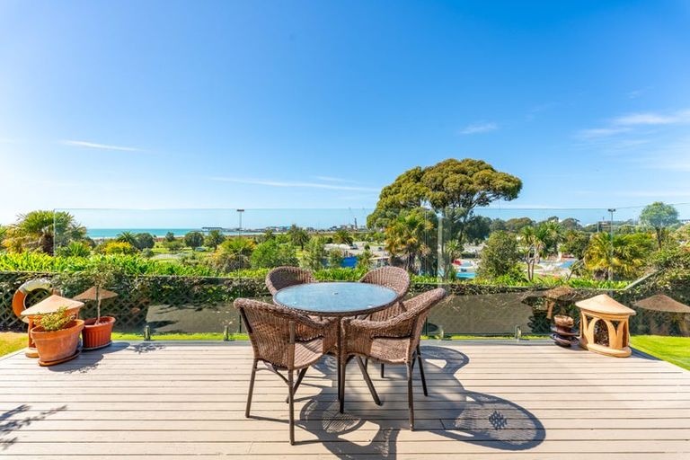 Photo of property in 1 Evans Street, Maori Hill, Timaru, 7910