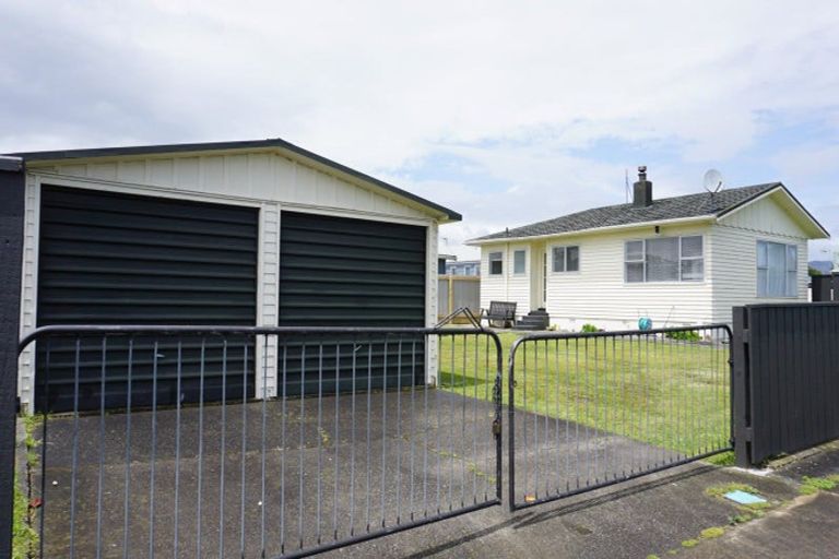 Photo of property in 27 Perth Street, Levin, 5510