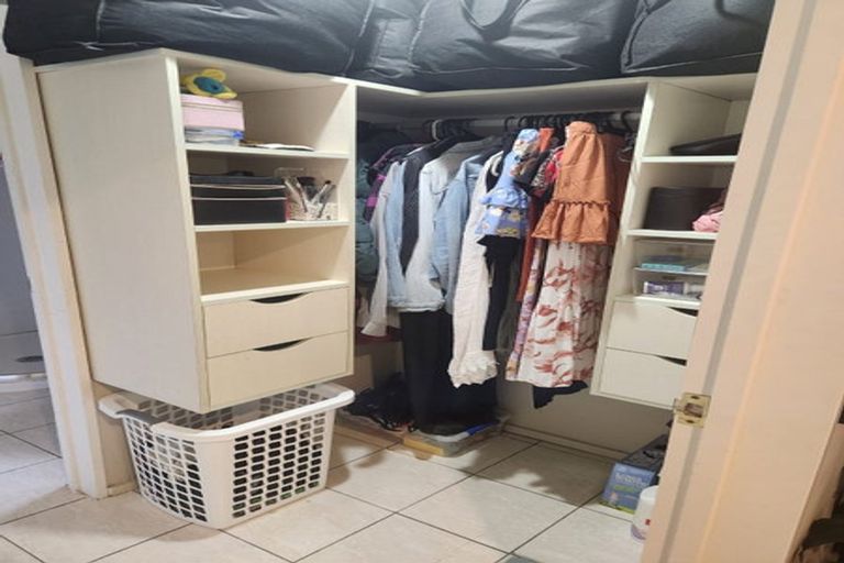 Photo of property in 28a Kingdale Road, Henderson, Auckland, 0610