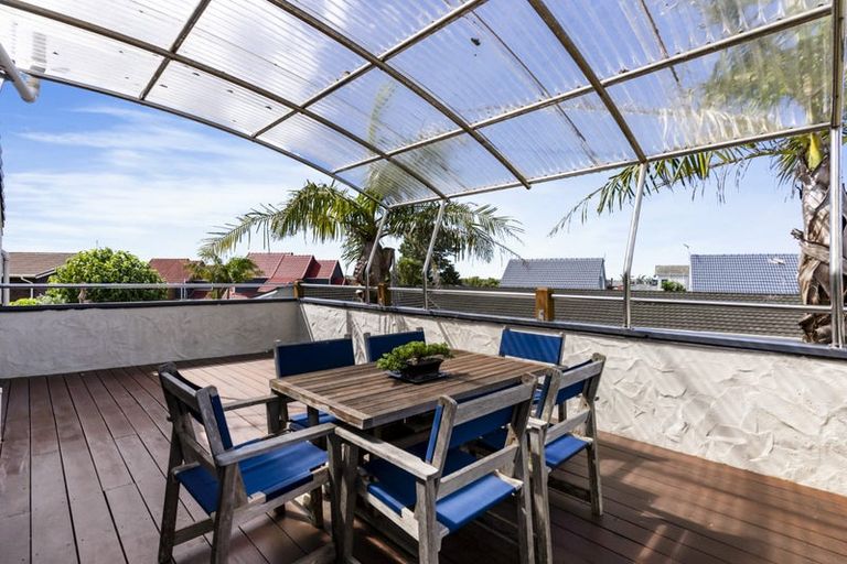 Photo of property in 10 Bungalore Place, Half Moon Bay, Auckland, 2012