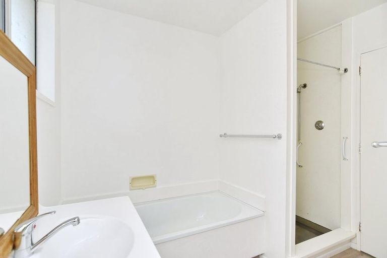 Photo of property in 2/9 Bonar Place, Woolston, Christchurch, 8062