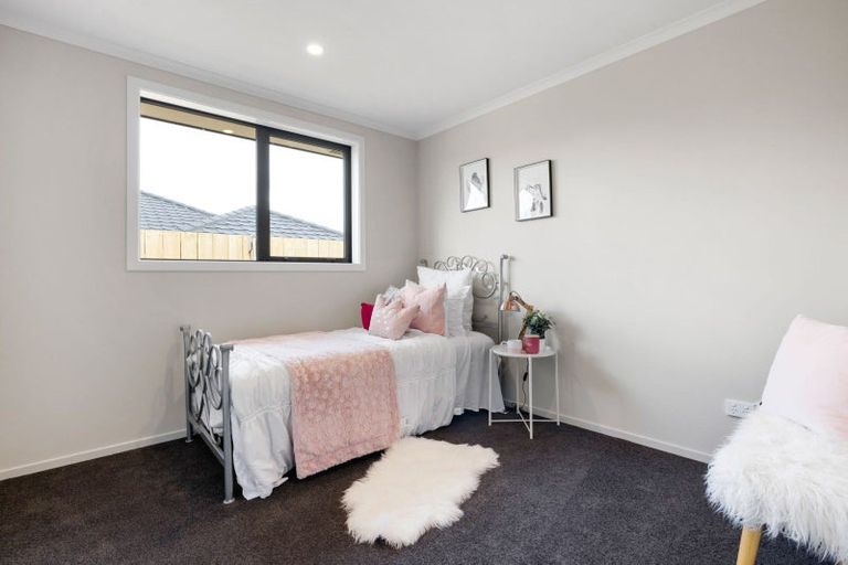 Photo of property in 54 Waruhia Crescent, Rototuna North, 3281