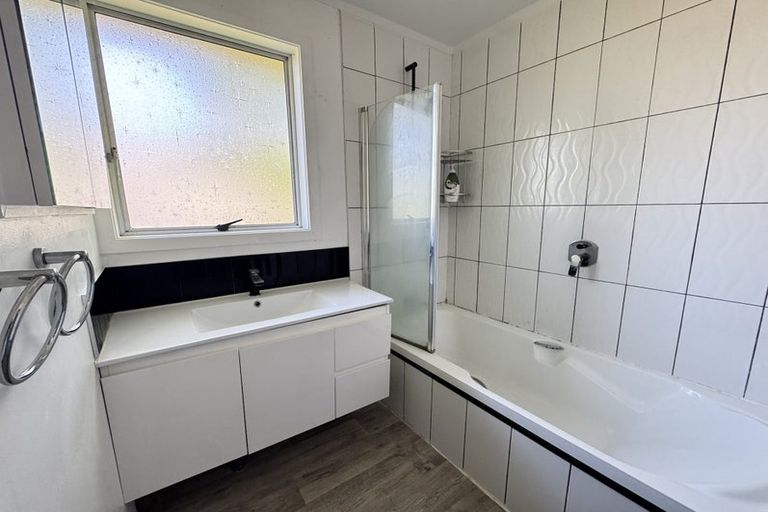 Photo of property in 67 Reynella Drive, Massey, Auckland, 0614