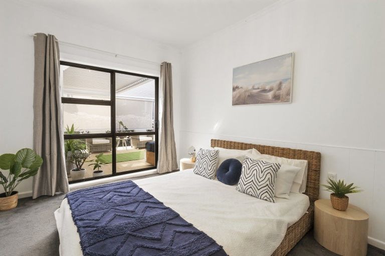 Photo of property in 42 Lincoln Avenue, Tawa, Wellington, 5028