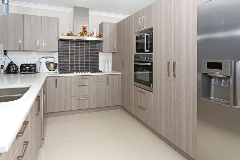 Photo of property in 16a Cedar Heights Avenue, Massey, Auckland, 0614