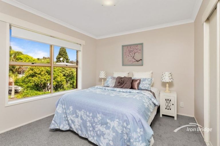 Photo of property in 1/3 Tallington Crescent, Torbay, Auckland, 0630