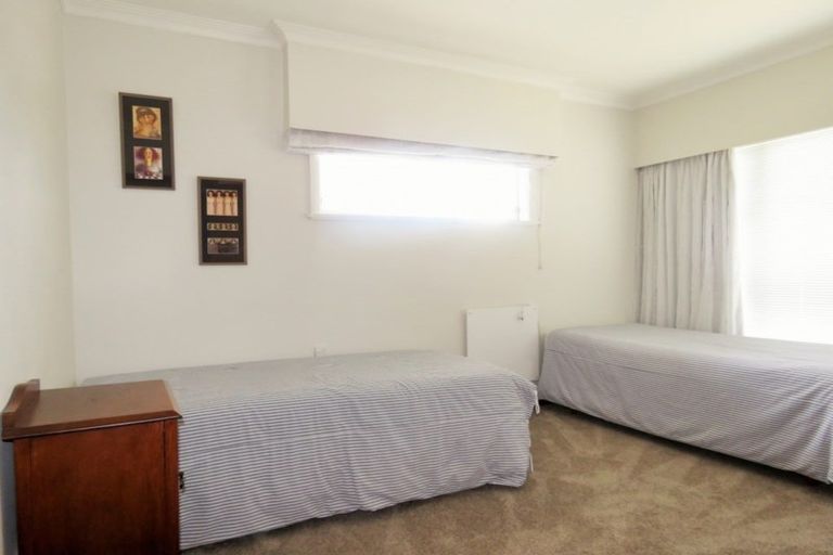 Photo of property in 2 Highbury Drive, Levin, 5510