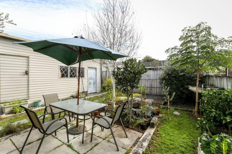 Photo of property in 12 Walsh Road, Westown, New Plymouth, 4310