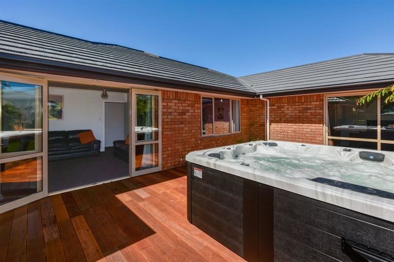 Photo of property in 10 Juliet Place, Rolleston, 7614