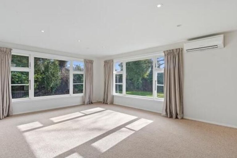 Photo of property in 33a Garreg Road, Fendalton, Christchurch, 8052