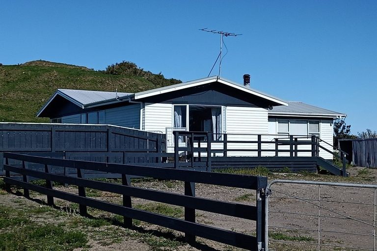 Photo of property in 6907 South Road, Warea, New Plymouth, 4381