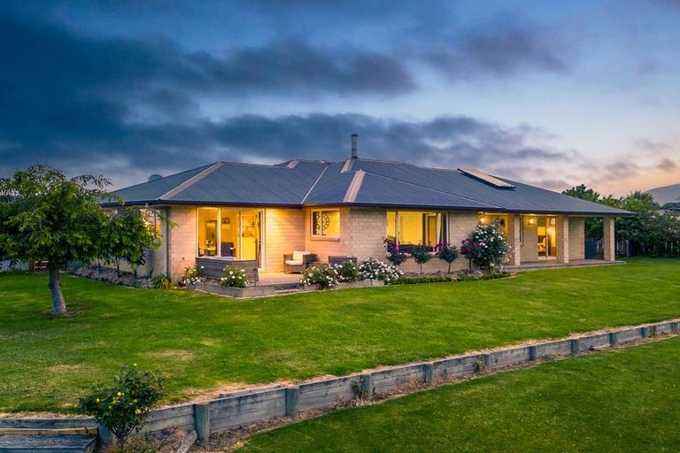 Photo of property in 17 Bond Street, Waimate, 7924