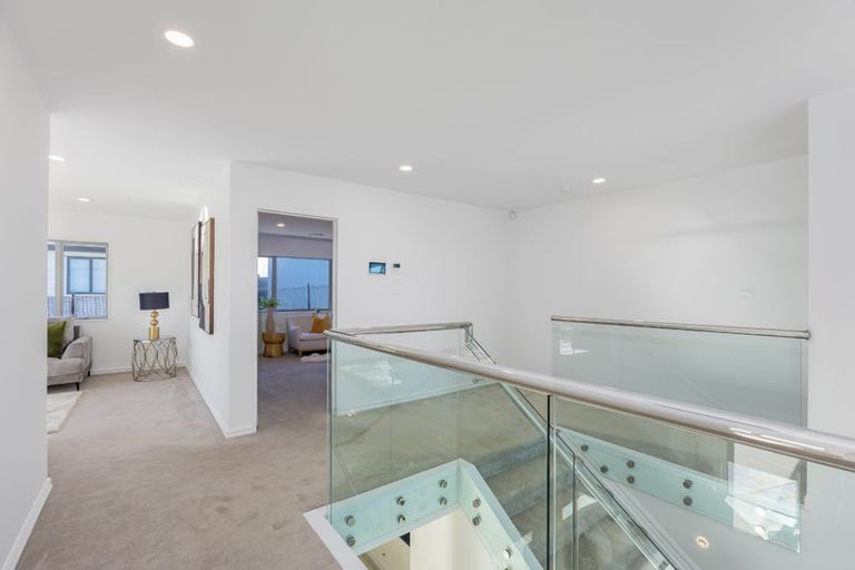 Photo of property in 10 Ian Gordon Lane, Orewa, 0931