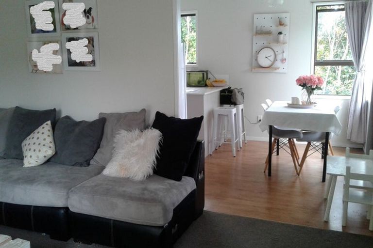 Photo of property in 11 Topliss Drive, Northcross, Auckland, 0632