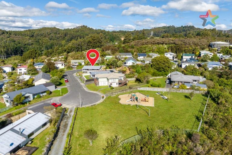 Photo of property in 1 Mcmanaway Grove, Stokes Valley, Lower Hutt, 5019