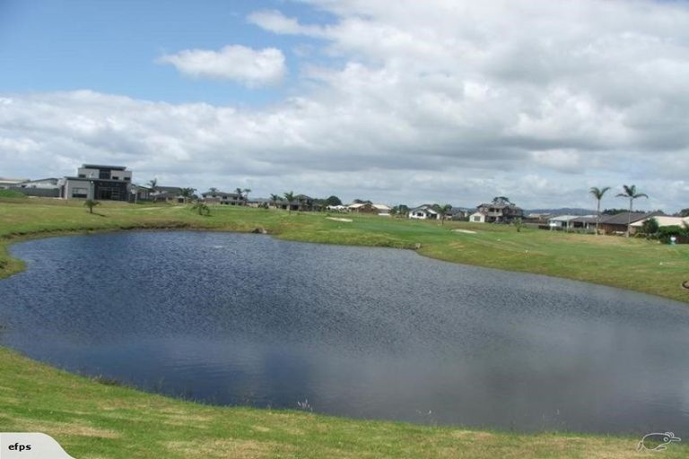 Photo of property in 7 Ngatiti Place, One Tree Point, 0118