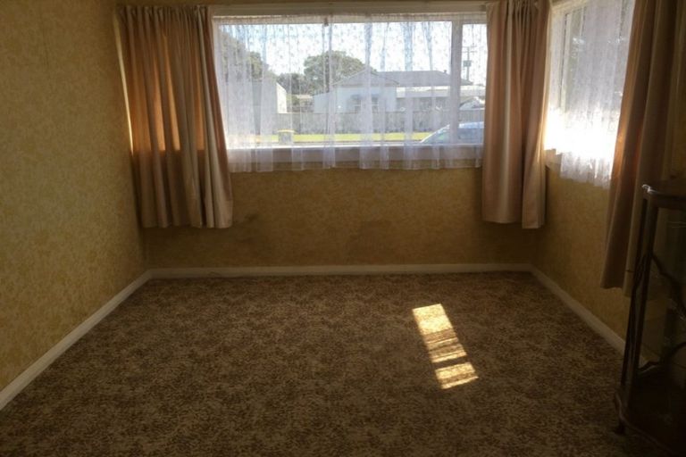 Photo of property in 96 Domett Street, Waitara, 4320