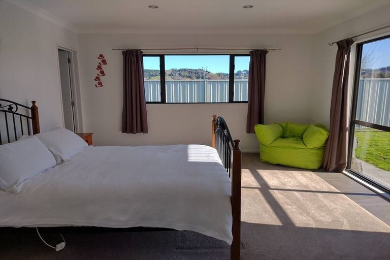 Photo of property in 16a Windsor Terrace, Taradale, Napier, 4112