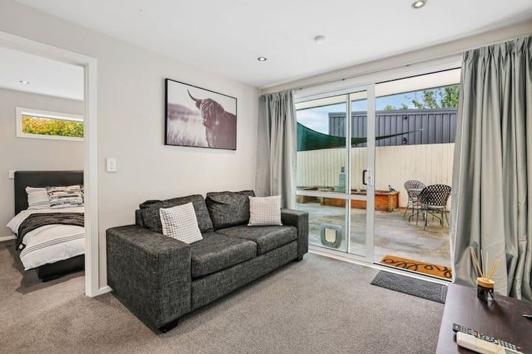 Photo of property in 9a Quinton Place, Bishopdale, Christchurch, 8053