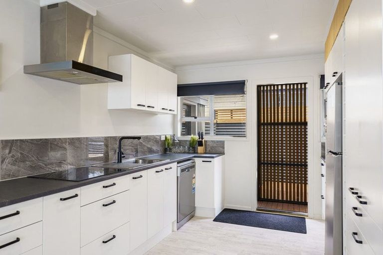 Photo of property in 2/33 Latham Street, Napier South, Napier, 4110