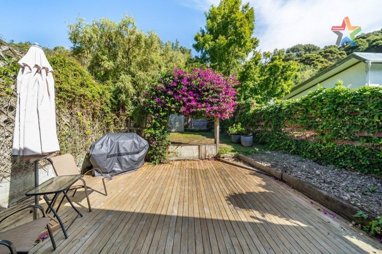 Photo of property in 10 Crawford Grove, Naenae, Lower Hutt, 5011