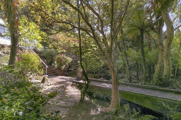 Photo of property in 124 Kamahi Street, Stokes Valley, Lower Hutt, 5019