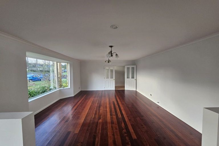 Photo of property in 2 Etwall Court, Dannemora, Auckland, 2016