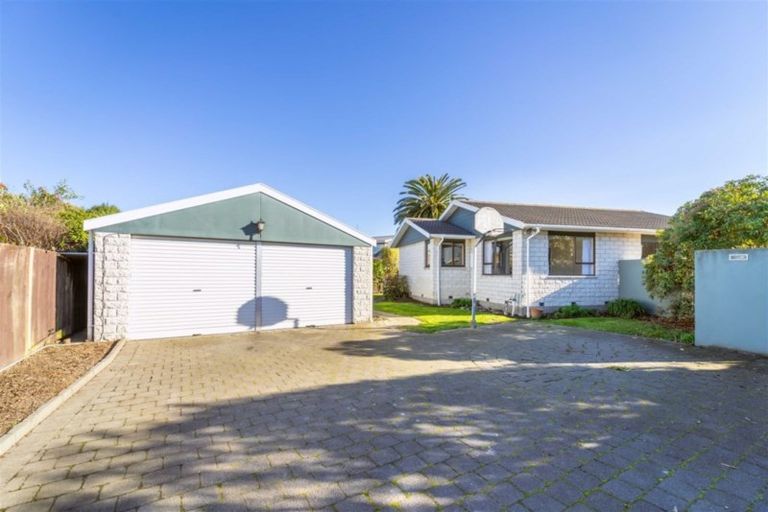 Photo of property in 76 Cheyenne Street, Sockburn, Christchurch, 8042
