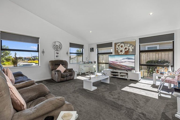 Photo of property in 79 Sandhurst Drive, Papamoa Beach, Papamoa, 3118