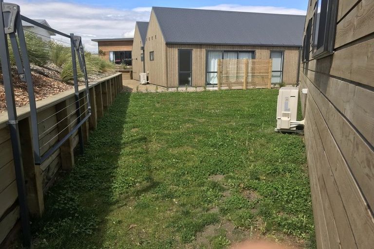 Photo of property in 8 Kahu Close, Wanaka, 9305