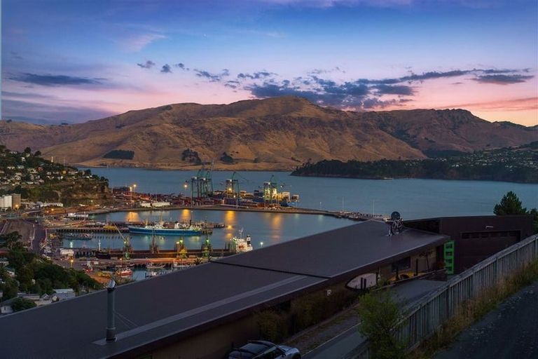 Photo of property in 25g Walkers Road, Lyttelton, 8082