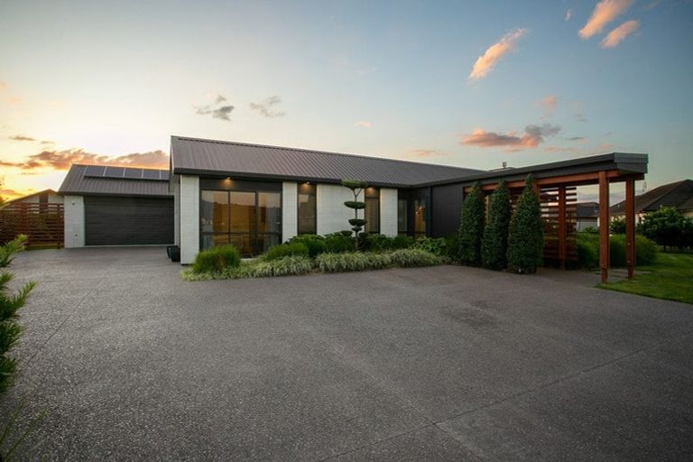 Photo of property in 75 Baxter Michael Crescent, Cambridge, 3434