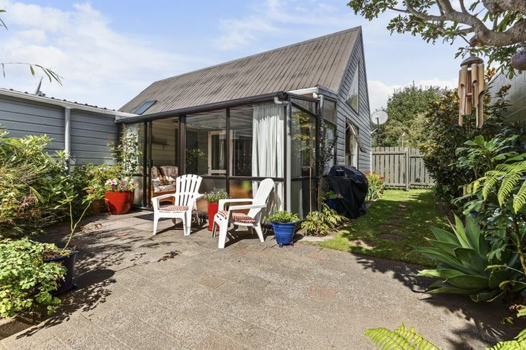 Photo of property in 9a Tamati Place, Merrilands, New Plymouth, 4312