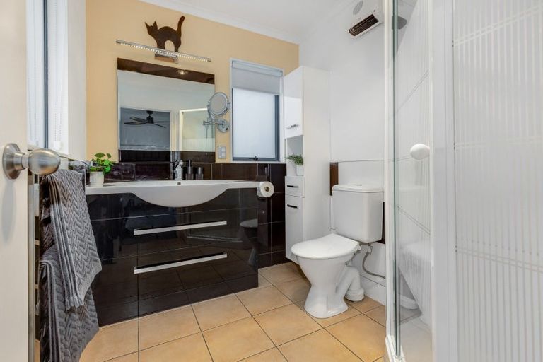 Photo of property in 6 Mariners Way, Whitby, Porirua, 5024